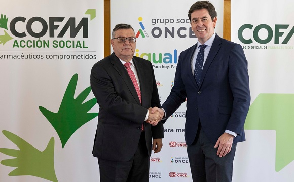 El director general de Fundación ONCE, José Luis Martínez Donoso, y el presidente del COFM, Manuel Martínez del Peral