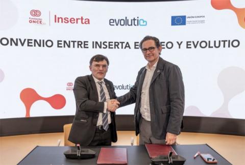 Alberto Durán y Jacinto Cavestany, tras la firma del Convenio Inserta entre Fundación ONCE y Evolutio l Foto de Fundación ONCE