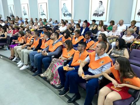 Alumnos del pasado curso durante su graduación