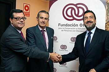 De iz. a dcha.: Donoso, Francisco de Asís Martín y Miguel Carballeda (Foto: Europa Press)