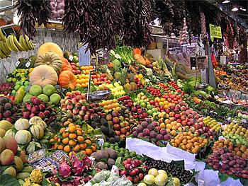 Fruta en el mercado de La Boquería, en Barcelona (wikimedia)