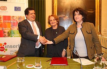 Crespo(i),Paz Fernández(c),alcaldesa de Gijón y Begoña Fernández(d)