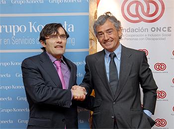 Alberto Durán (izqu.) junto a José M. Pacheco