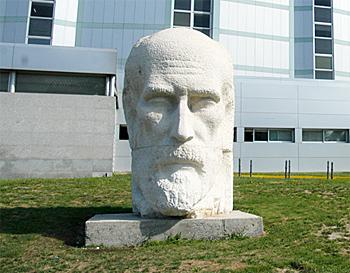 Busto de Ramón y Cajal en el Instituto de Investigación